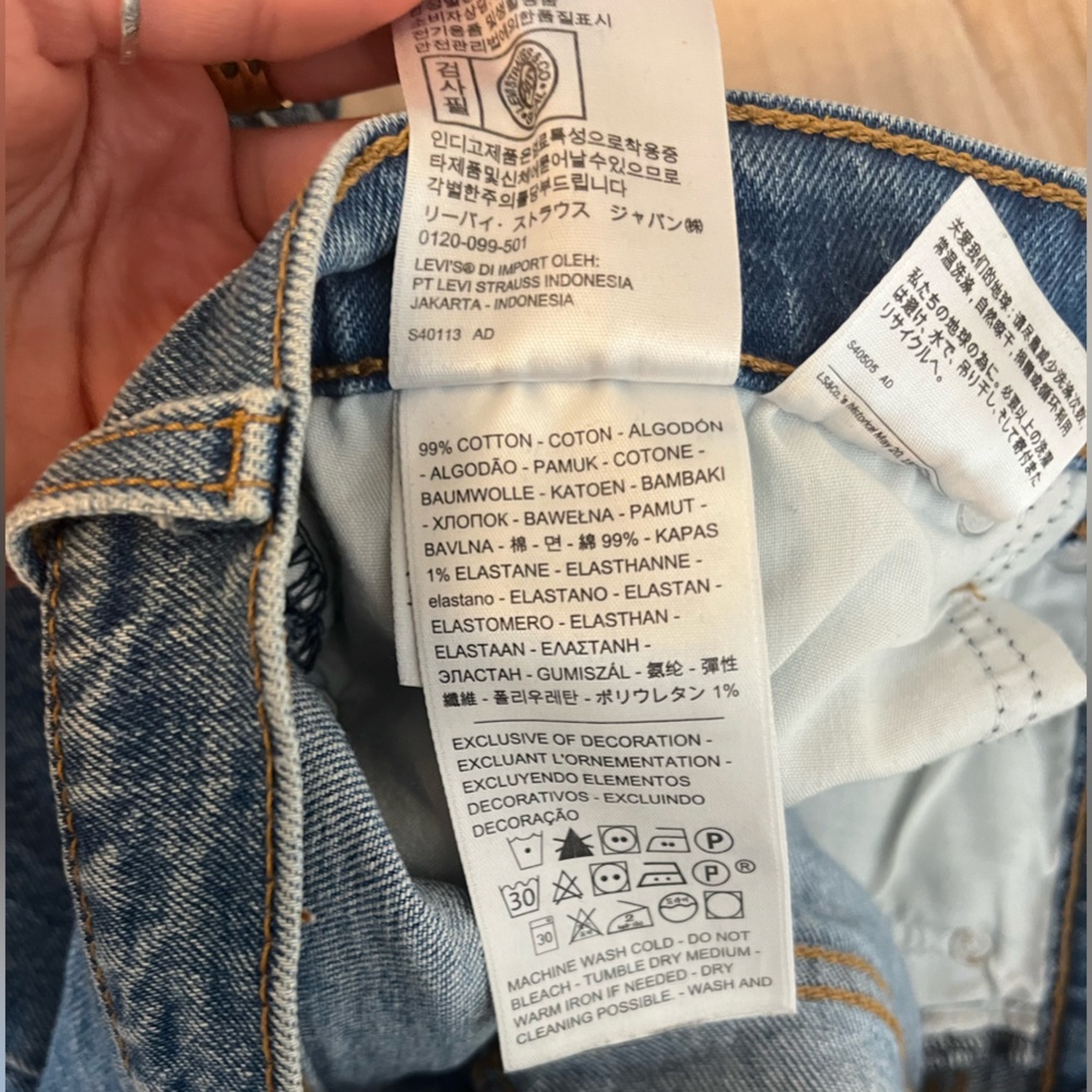 Levi’s Wedgie Jeans - Picture 7 of 7